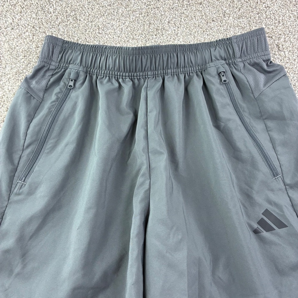 Adidas Mens Gray AEROREADY Athletic Training Shorts Zipper Pockets Size M Active - Picture 2 of 9